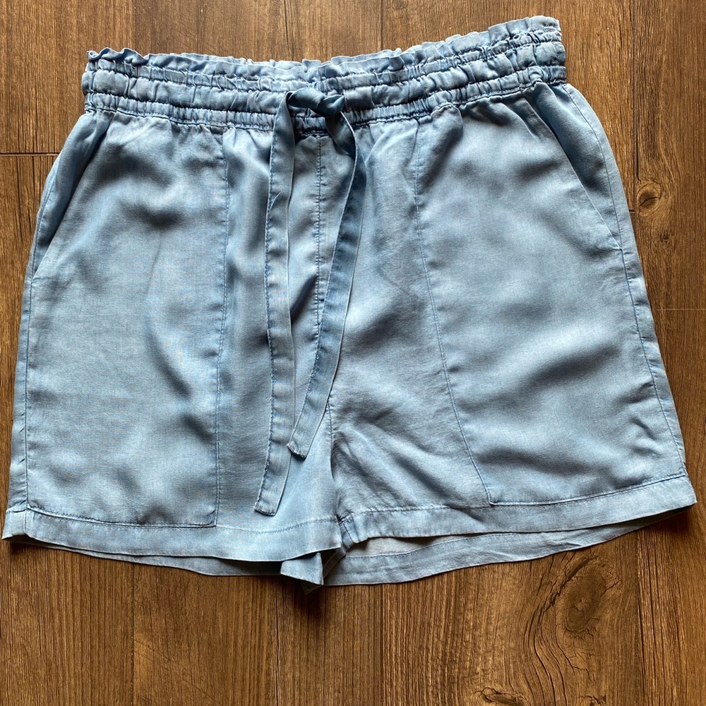 Japna shorts size large